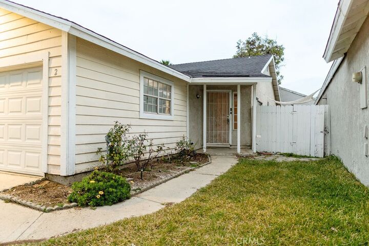 Property Photo:  15957 Randall Avenue 2  CA 92335 