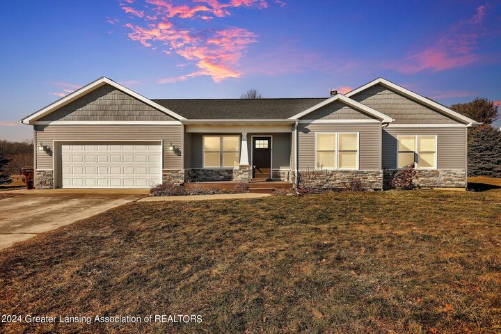 6536 Nichole Drive  Fowlerville MI 48836 photo