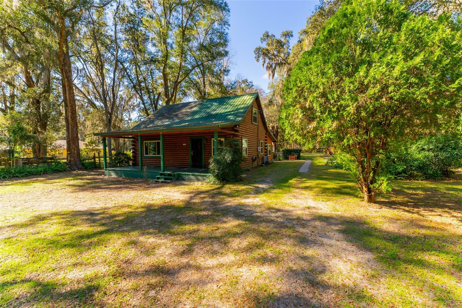 Property Photo:  3120 NE 9th Avenue  FL 34479 