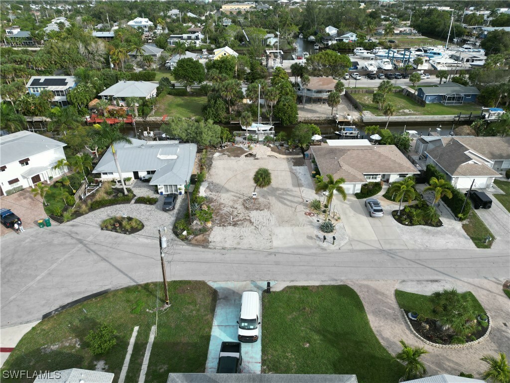 Property Photo:  2723 Shoreview Drive  FL 34112 