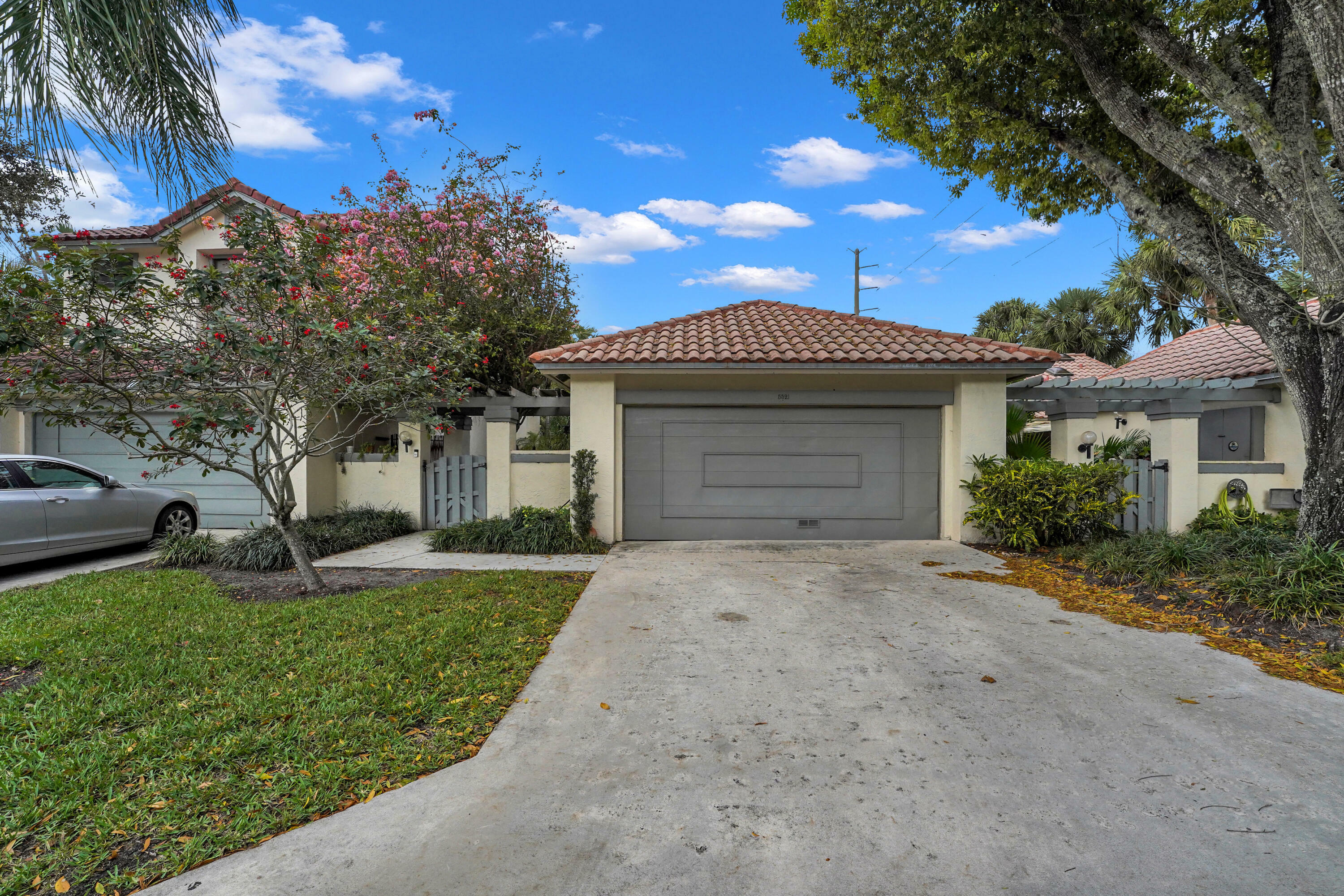 Property Photo:  5521 Croydon Court  FL 33486 