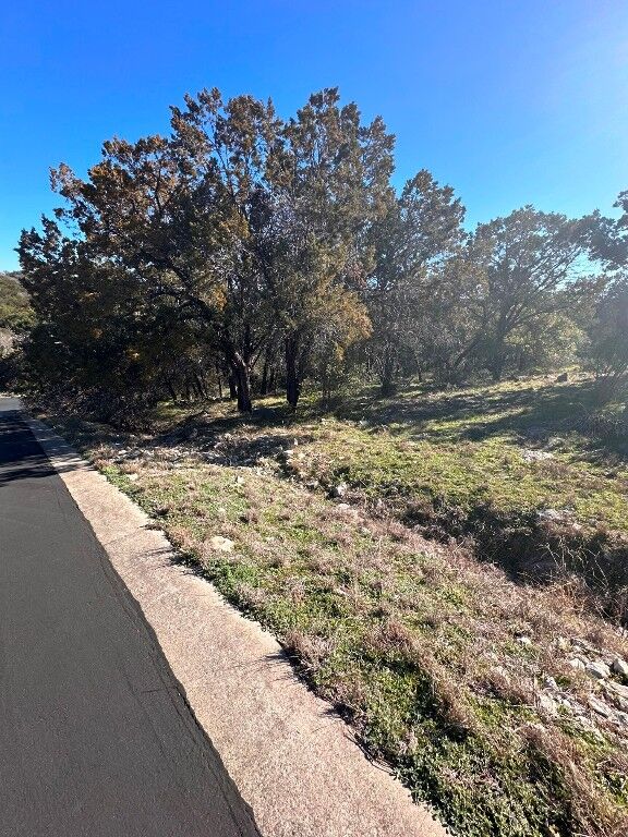 Property Photo: 707 Fawn TX 78657