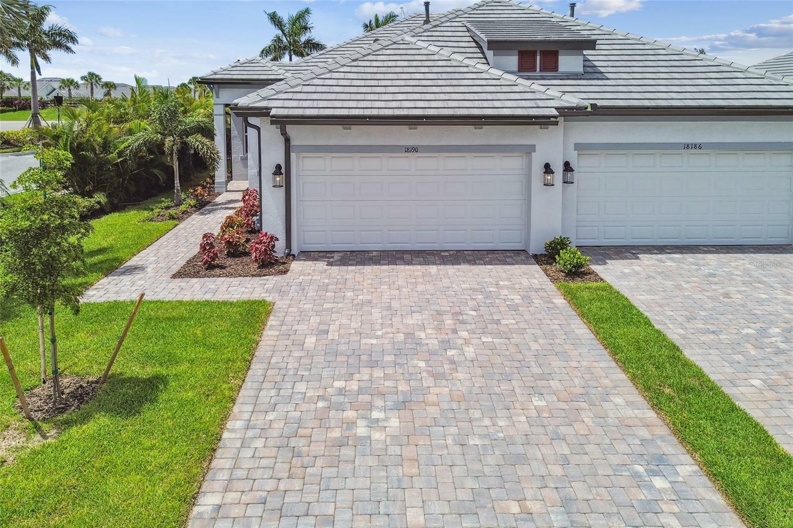 Property Photo: 18190 Cherished Loop FL 34211