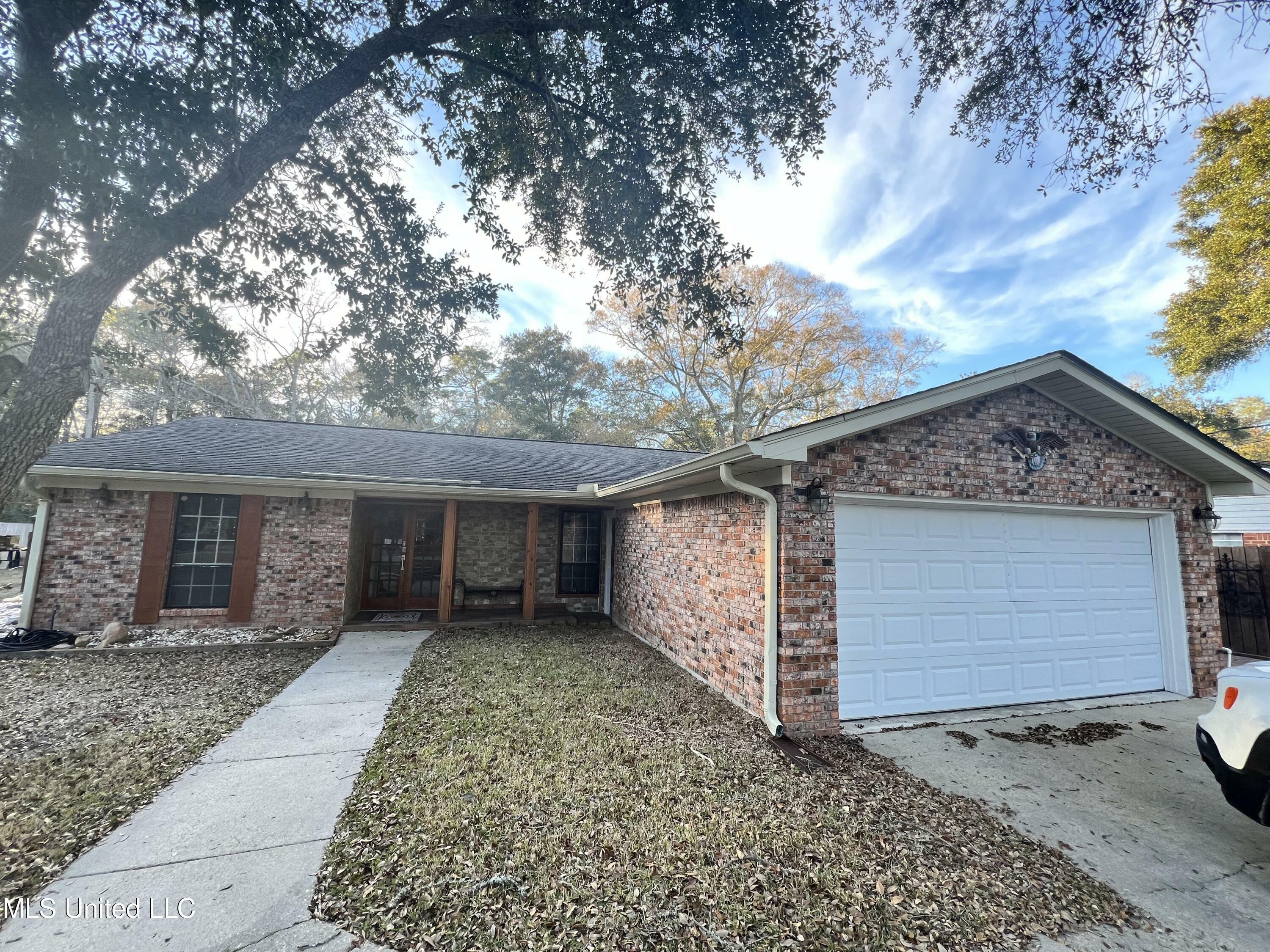 Property Photo:  2307 Sandalwood Drive  MS 39553 