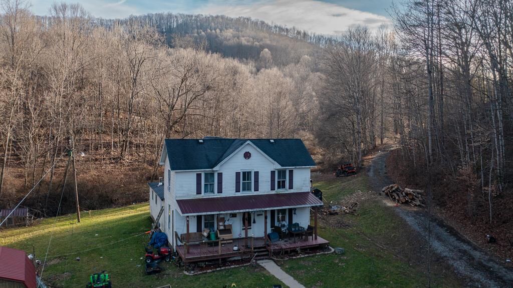 Property Photo:  5491 Sandlick Rd  WV 24701 