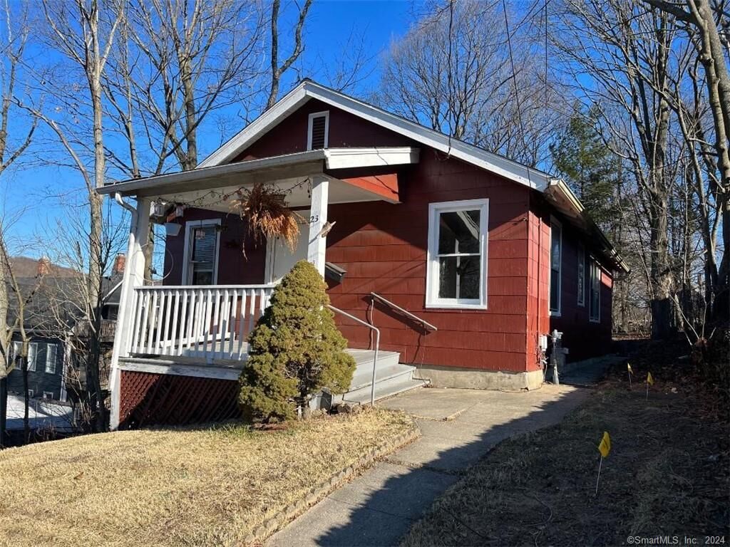 Property Photo:  23 Woodward Avenue  CT 06705 