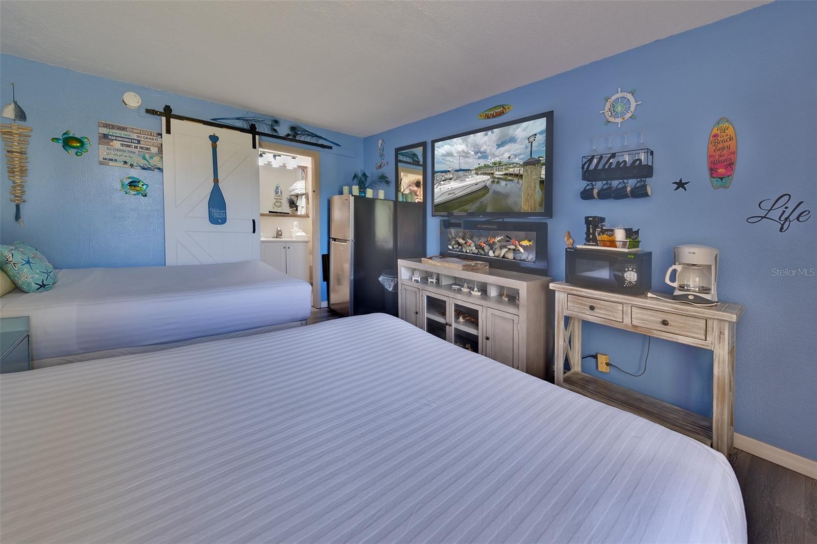Property Photo: 7150 N Tamiami Trail S-606 FL 34243