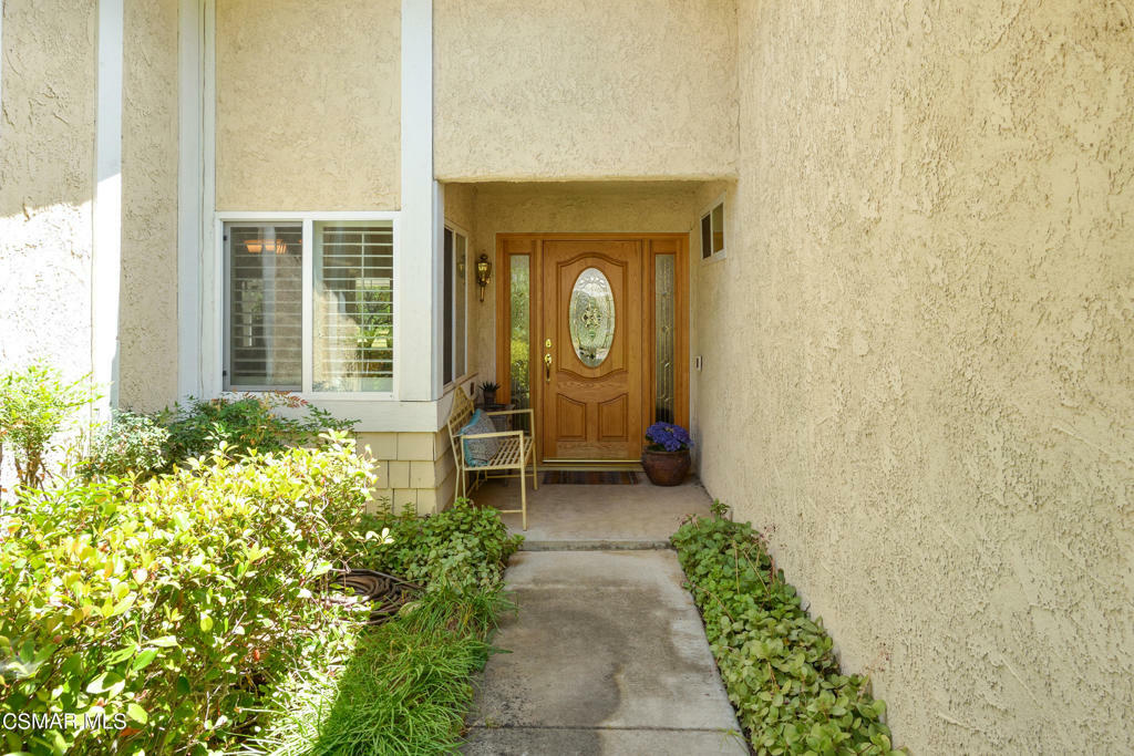 Property Photo:  5962 Oak Meadow Place  CA 91377 