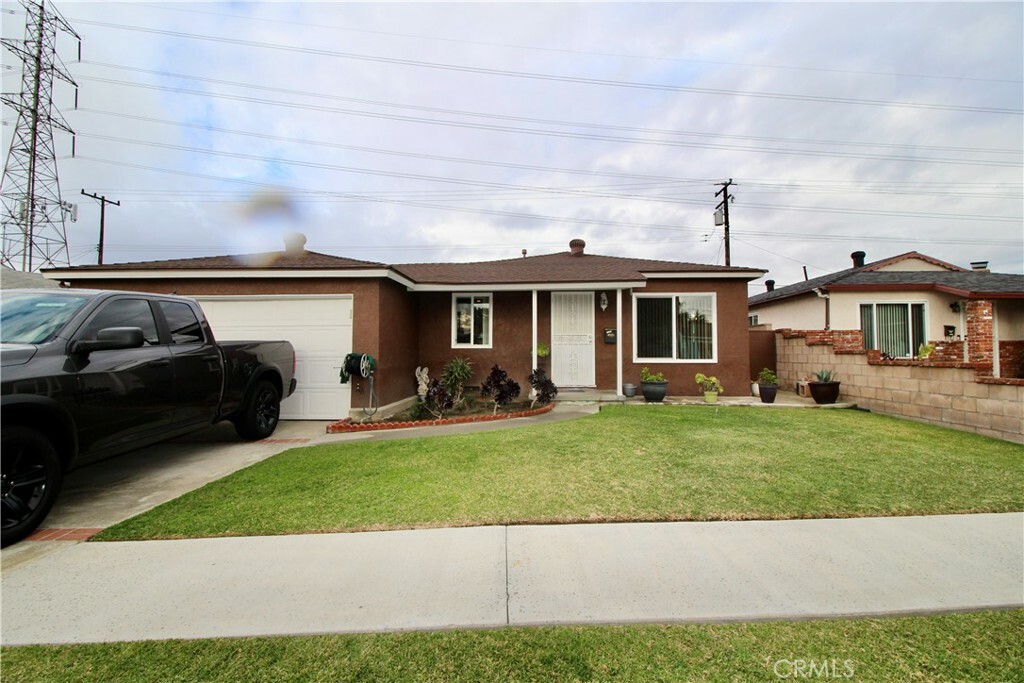 Property Photo:  6709 Pioneer Boulevard  CA 90606 