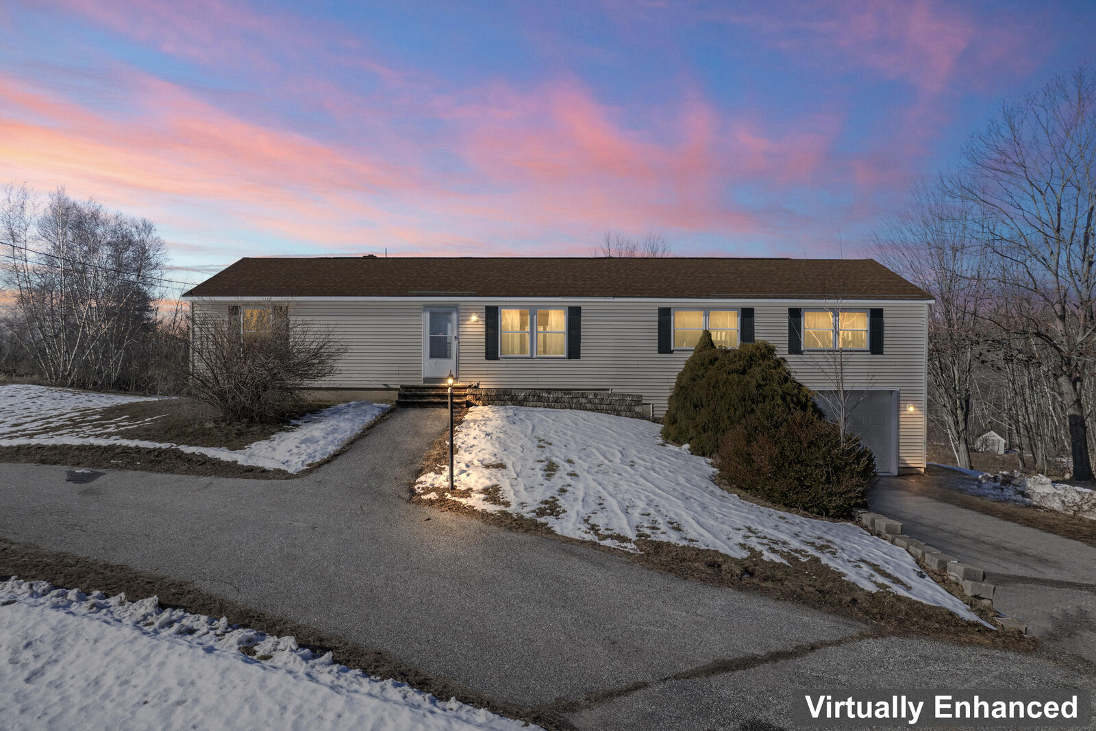 Property Photo:  643 Middle Road  ME 04280 