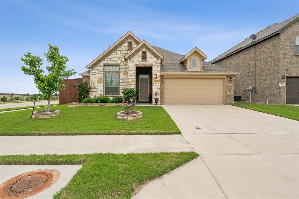 Property Photo:  344 Retama Drive  TX 76108 