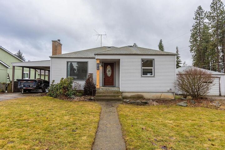 2915 W Circle Pl  Spokane WA 99205 photo