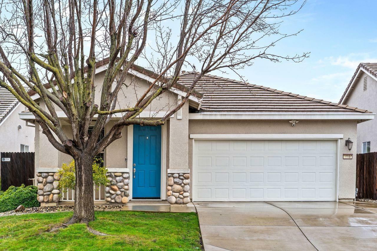 Property Photo:  10050 Van Brocklin Way  CA 95757 