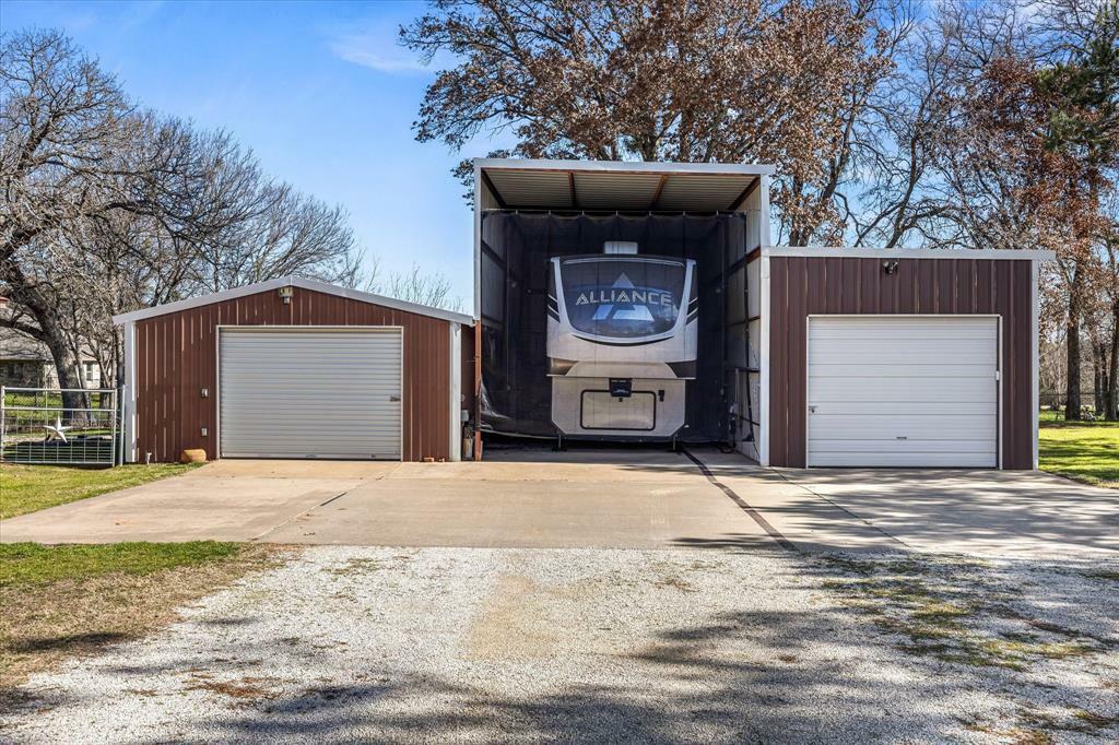 Property Photo: 4007 Mountain Vista Drive TX 76048