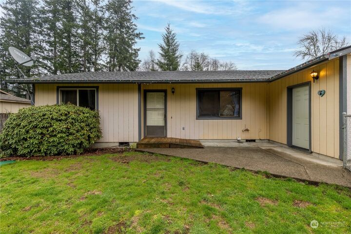 Property Photo:  61 E Fir Court  WA 98584 