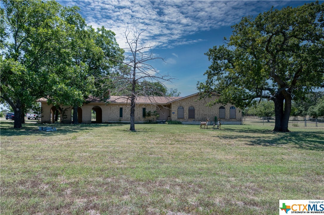 Property Photo:  132 County Road 4765  TX 76539 
