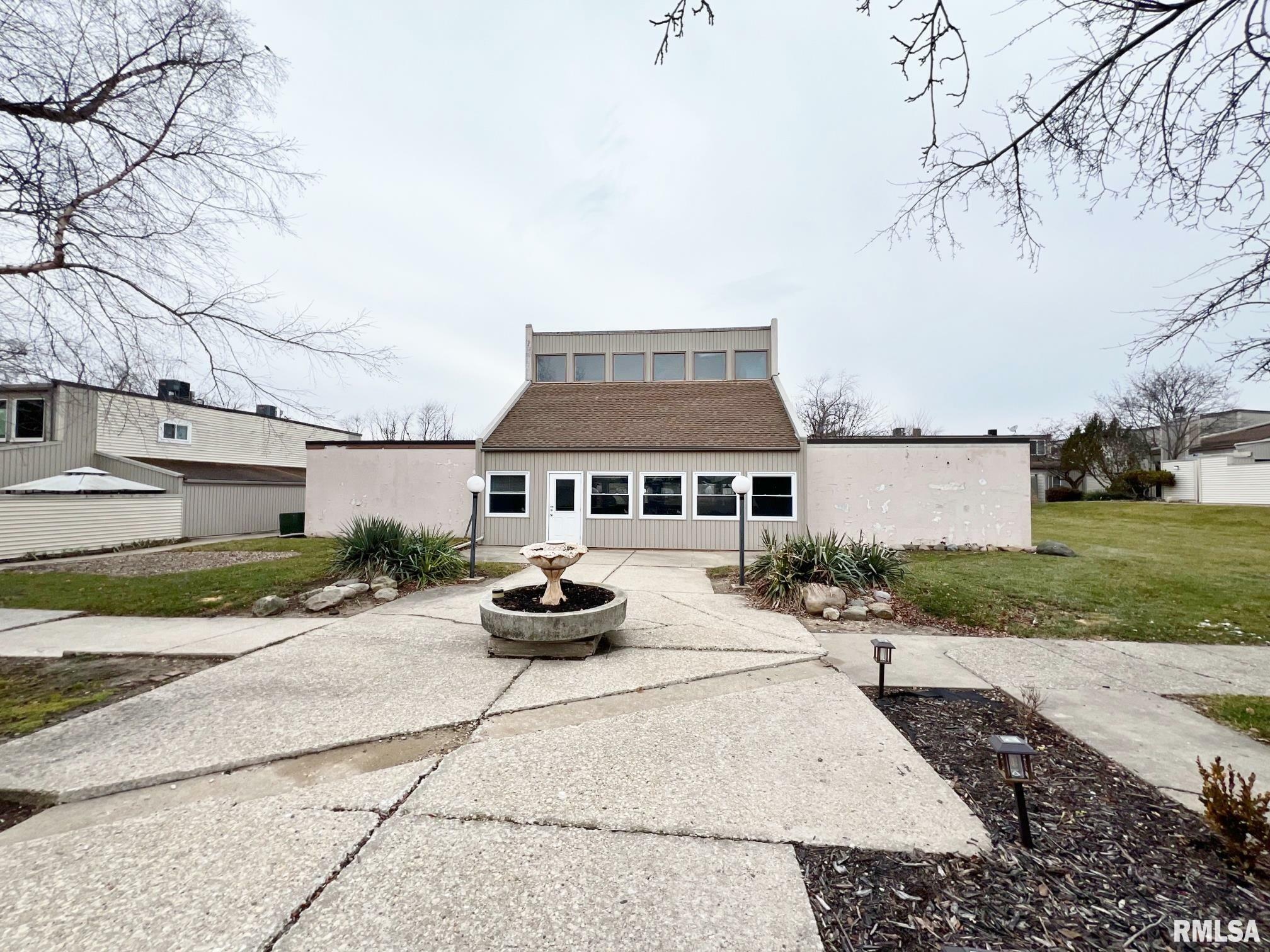 Property Photo:  6809 N Frostwood Parkway 50  IL 61615 