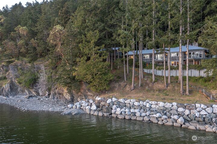 Property Photo: 1424 Palisades Drive WA 98245
