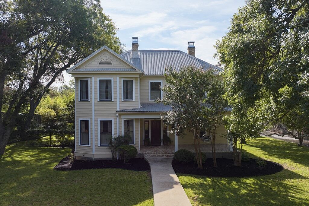 Property Photo:  819 Belvin Street  TX 78666 