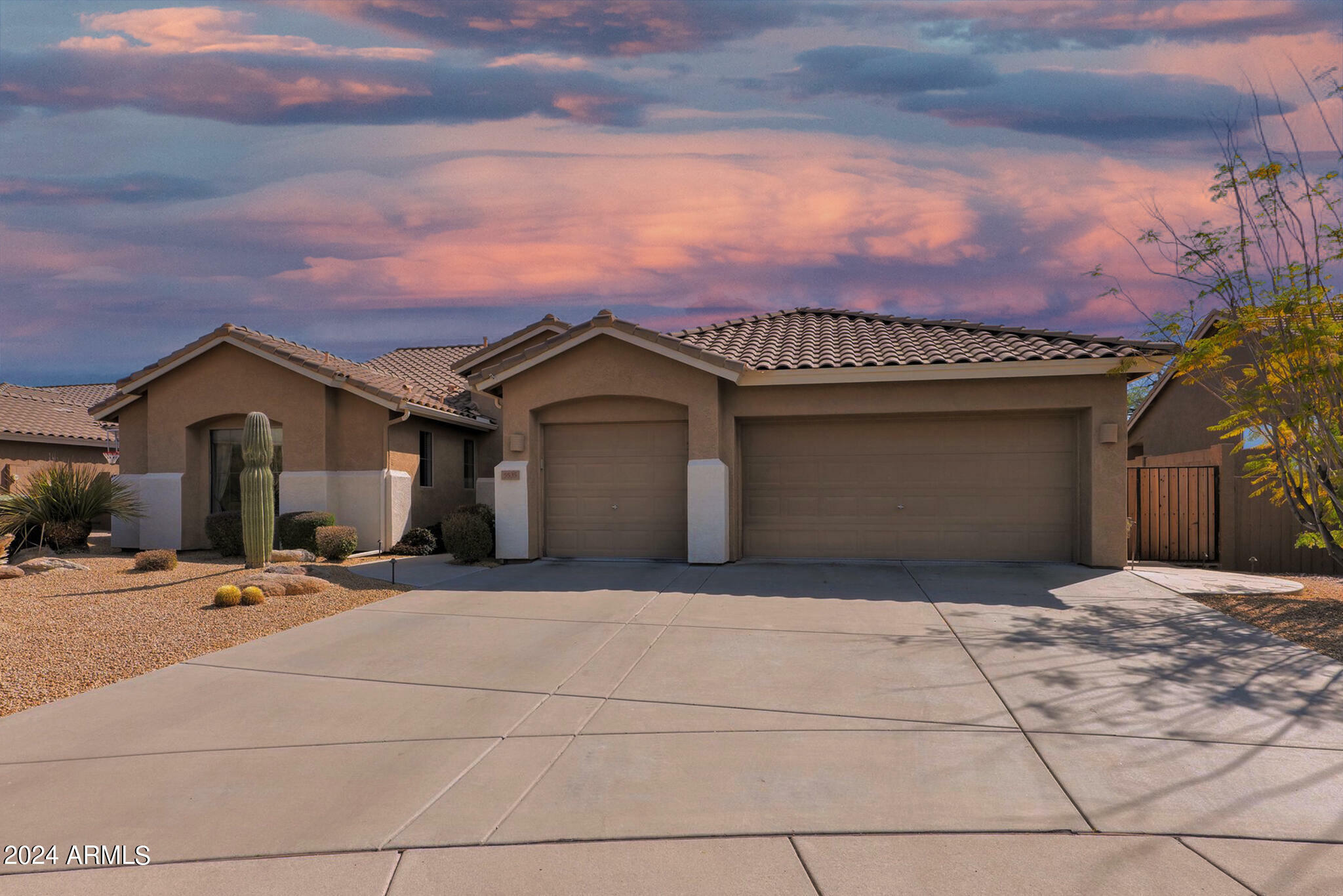 Property Photo:  5535 E Thunder Hawk Road  AZ 85331 