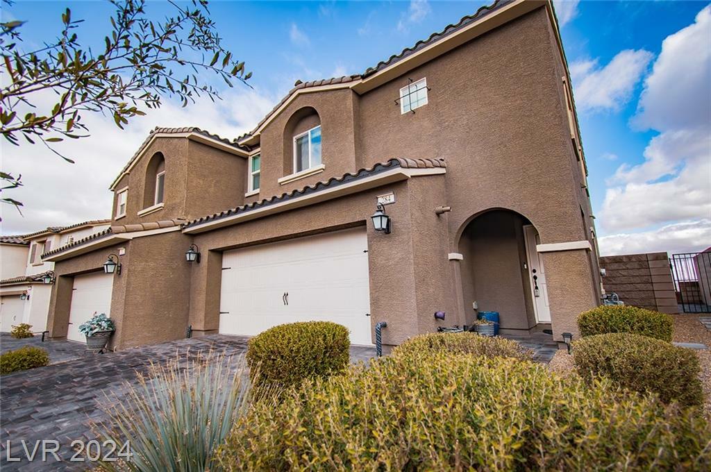 Property Photo: 284 Quail Finch Drive NV 89012