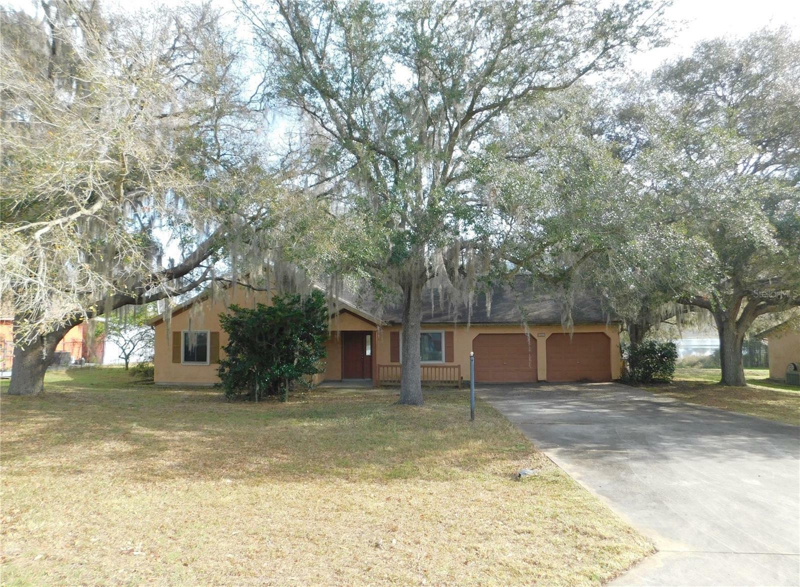 Property Photo:  1021 Hickory Road  FL 34472 