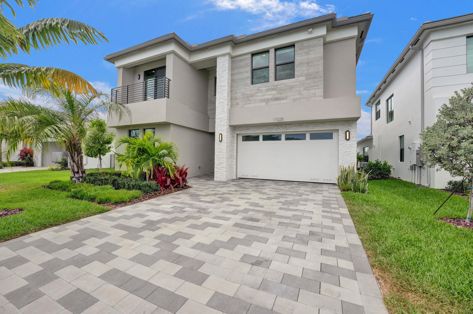 Property Photo:  17225 Windy Pointe Lane  FL 33496 