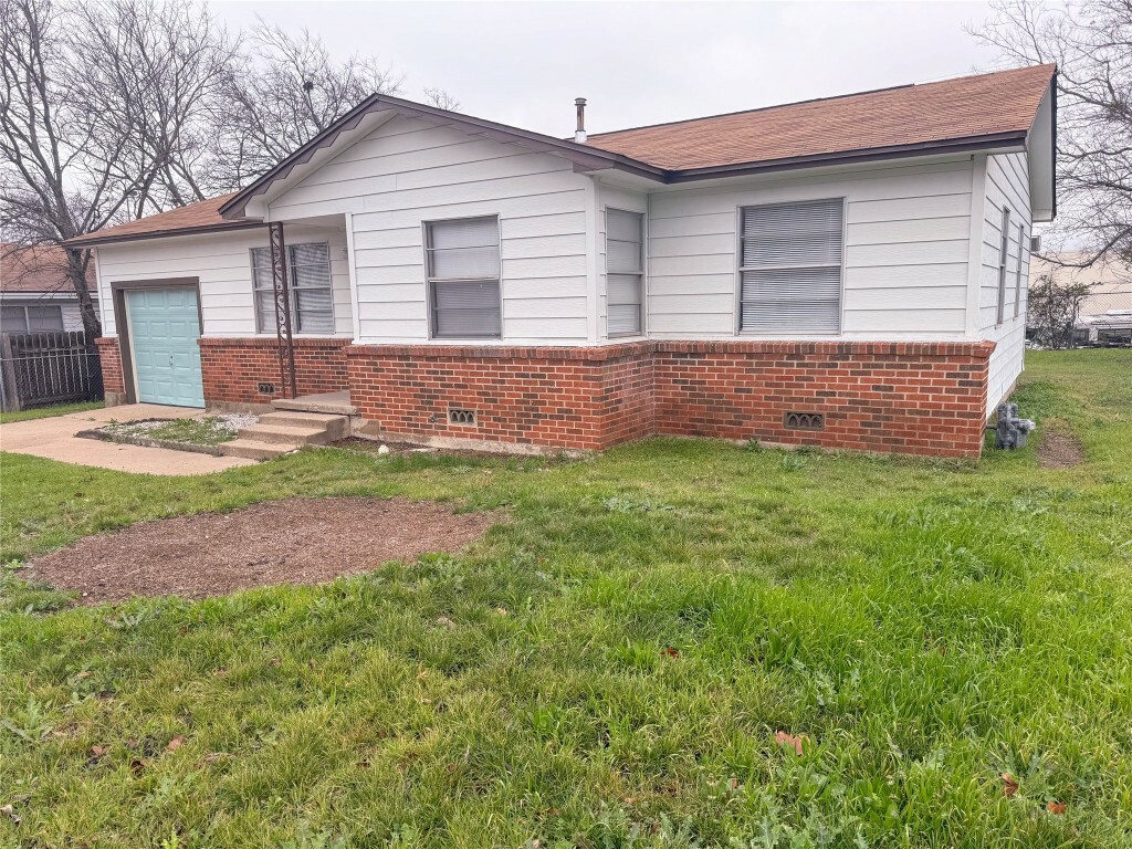 Property Photo:  205 Margaret Lee Street  TX 76522 