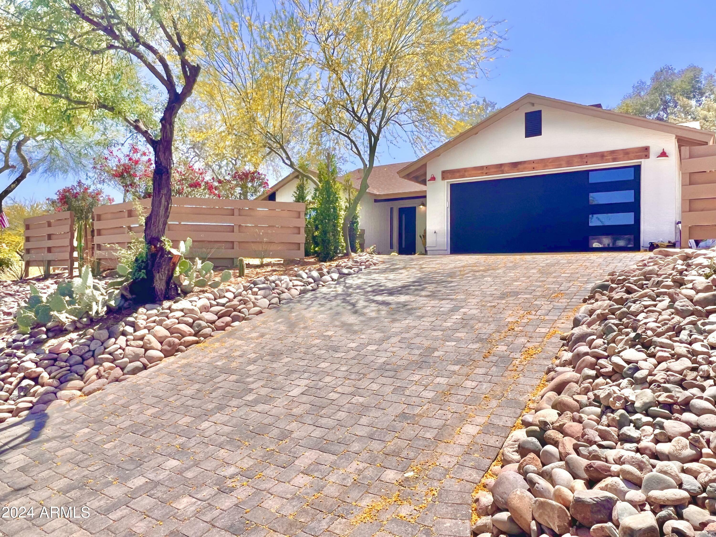 Property Photo: 17357 E La Pasada Drive AZ 85268