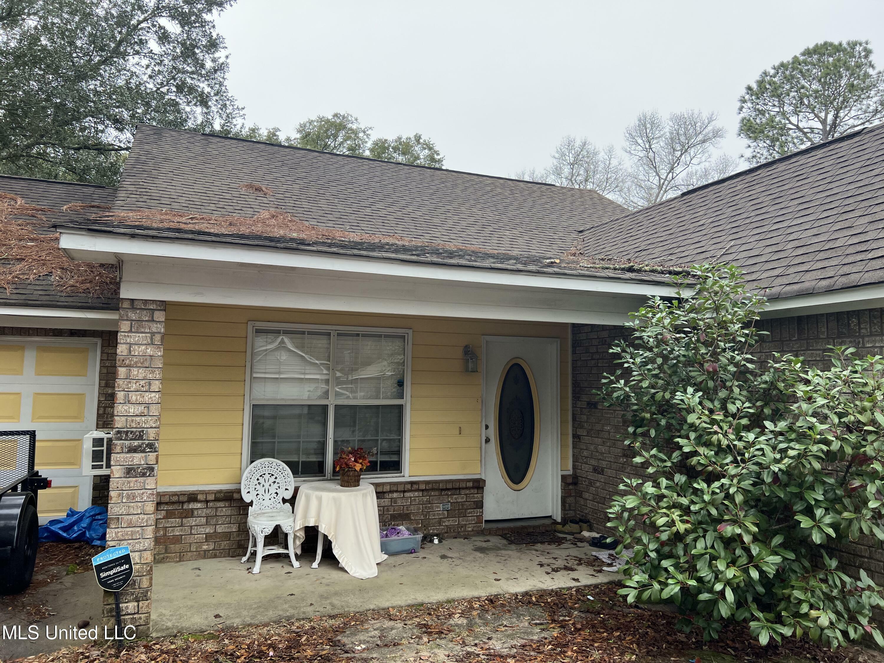 Property Photo:  1425 S 9th Street  MS 39564 