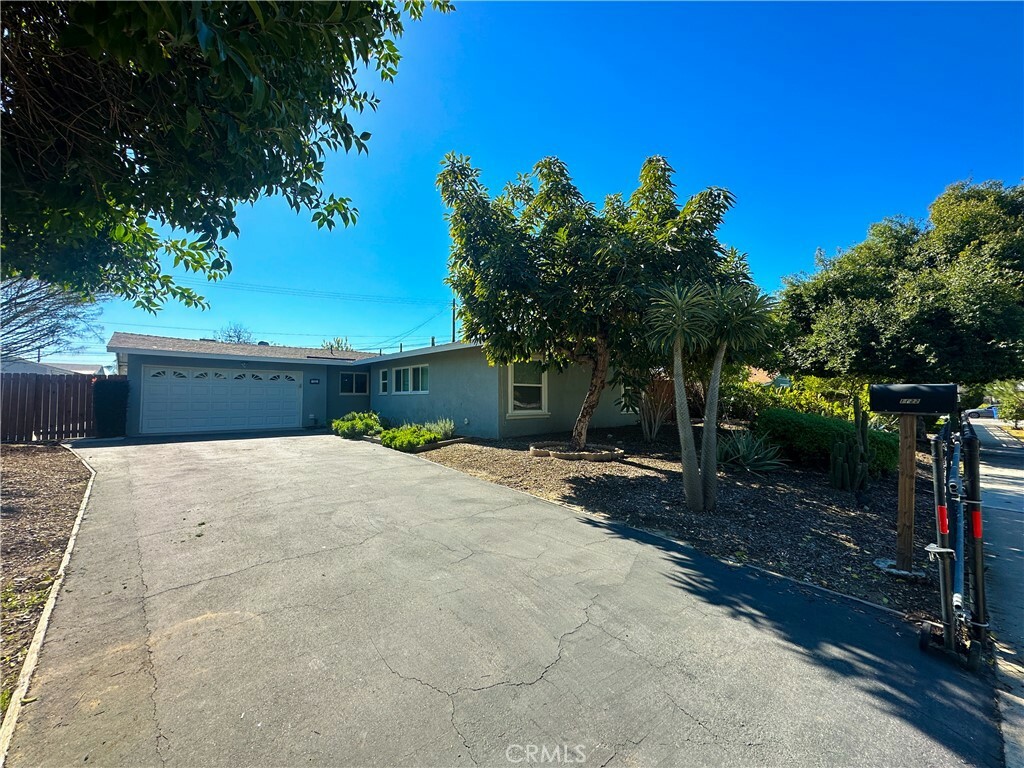 Property Photo:  1122 Carmanita Avenue  CA 91767 