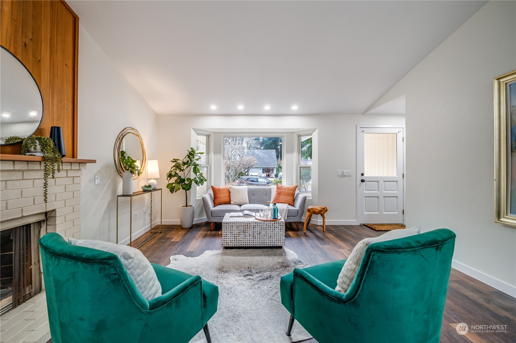 Property Photo: 7033 177th Street SW WA 98026