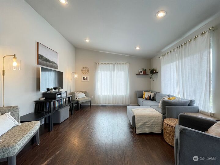 Property Photo: 110 Honeycomb Circle WA 98382