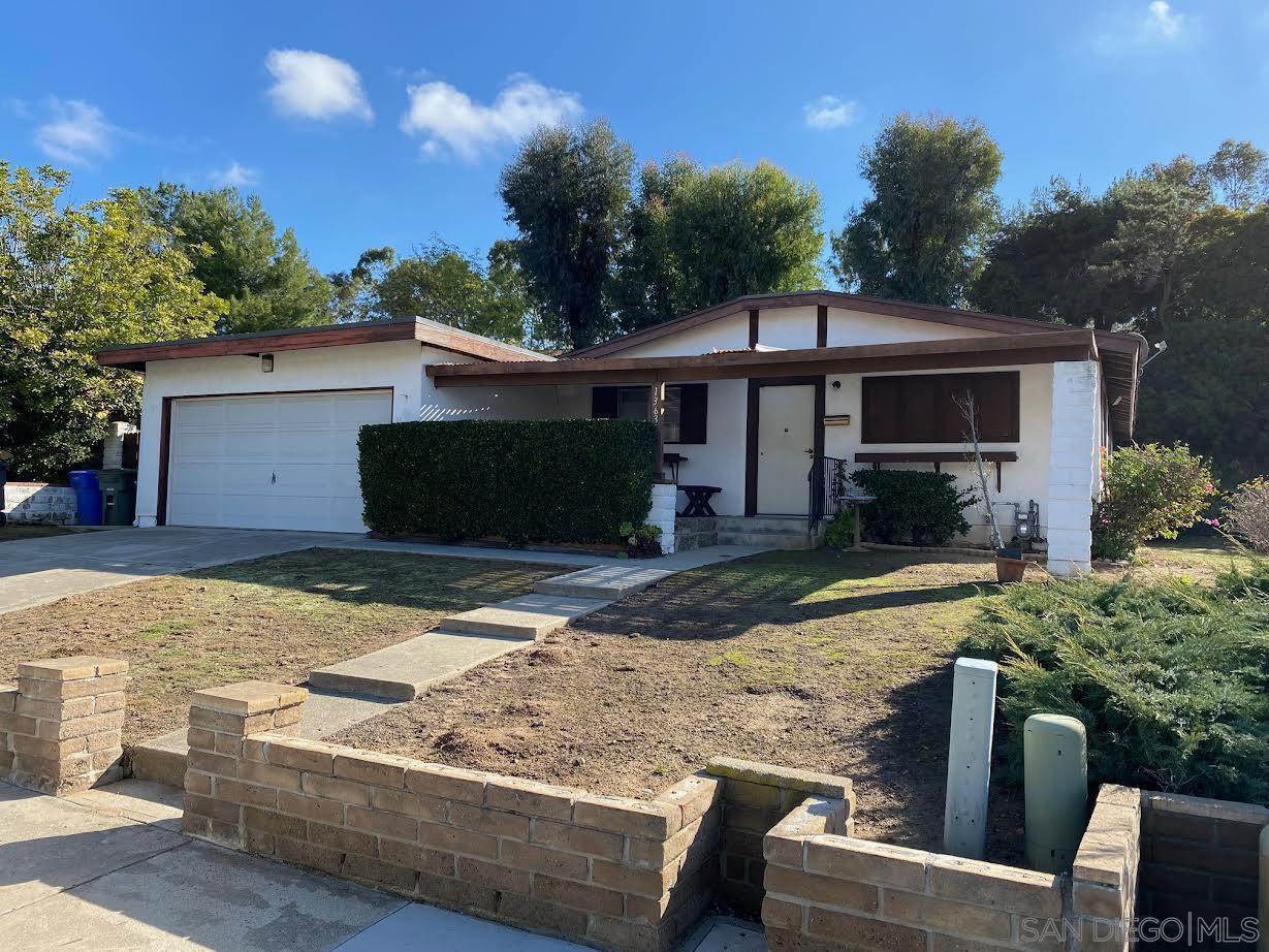 Property Photo: 13633 Carriage Rd CA 92064