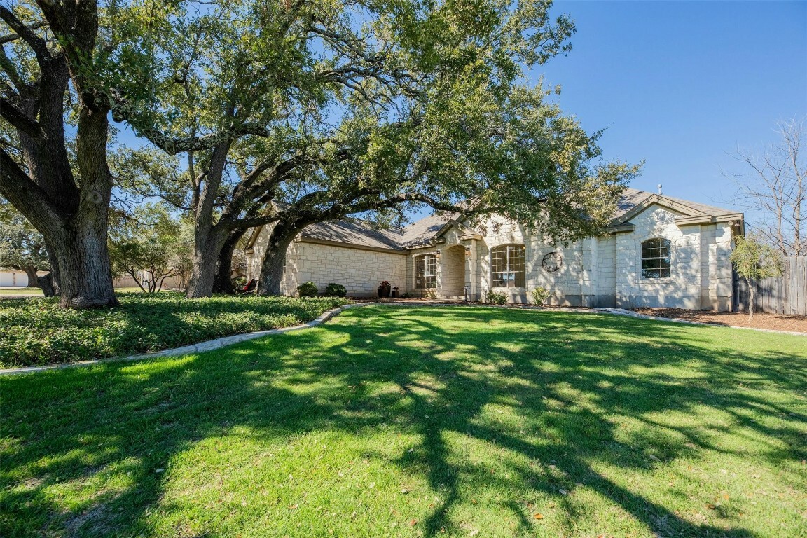 Property Photo:  206 Starlight Trail  TX 78633 