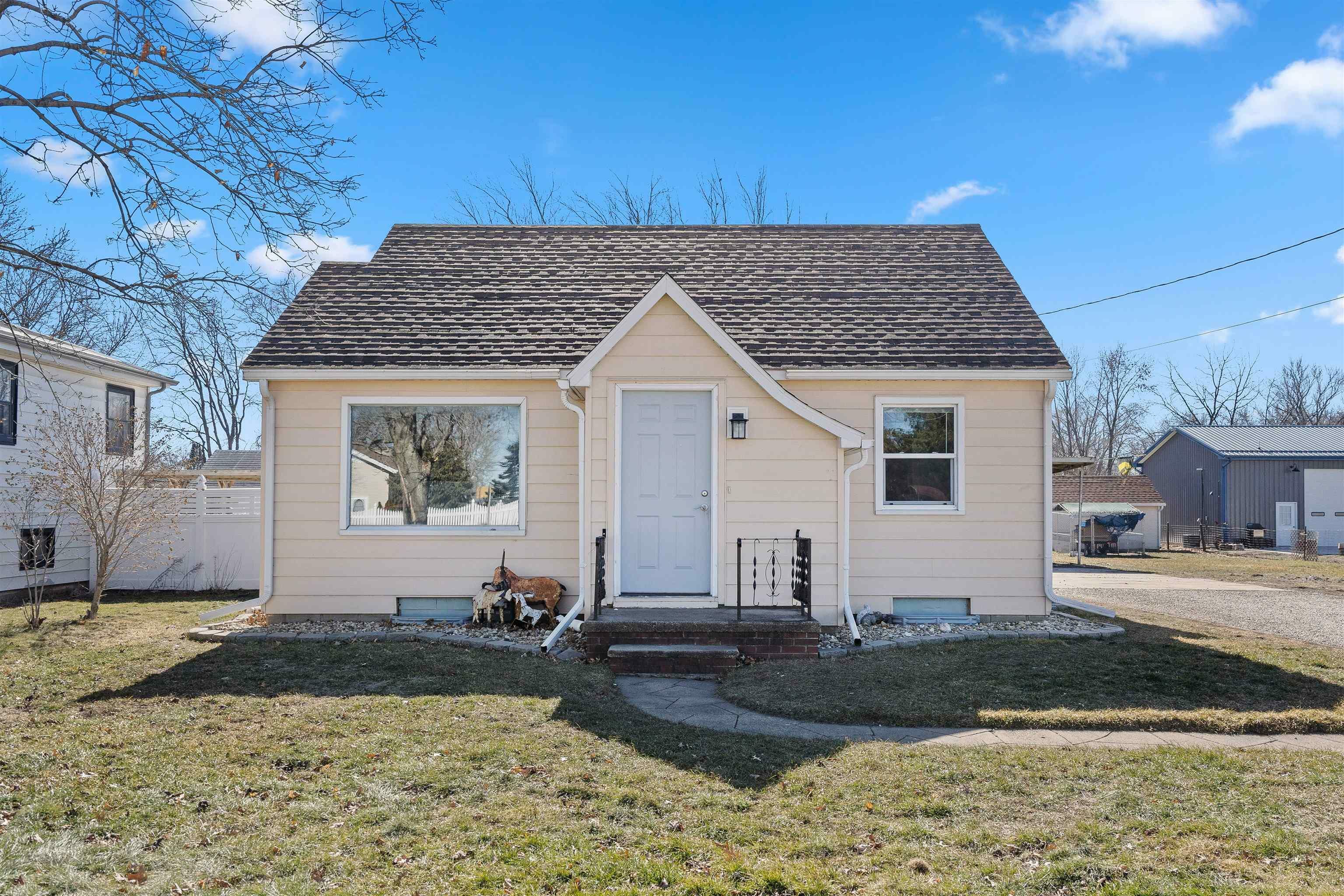 Property Photo:  4440 E Washburn Road  IA 50702 