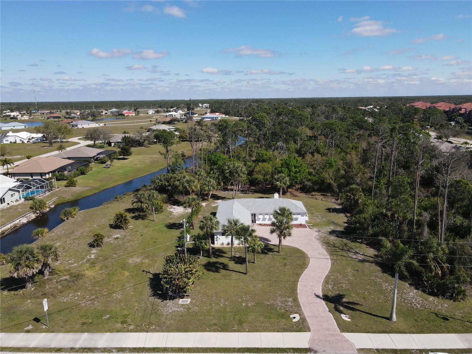 Property Photo:  17506 Cape Horn Boulevard  FL 33955 