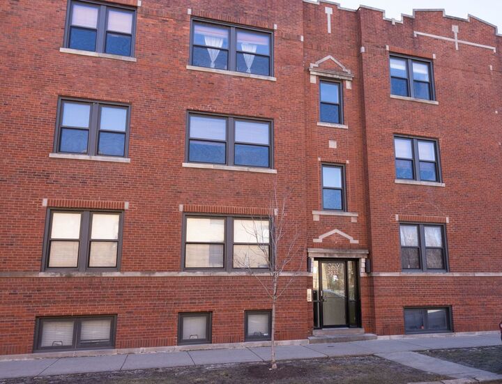 3333 W Schubert Avenue 3  Chicago IL 60647 photo