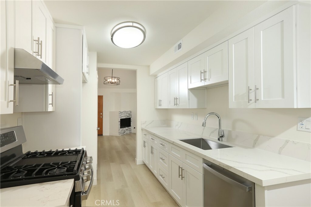 Property Photo:  13825 Beaver Street 9  CA 91342 