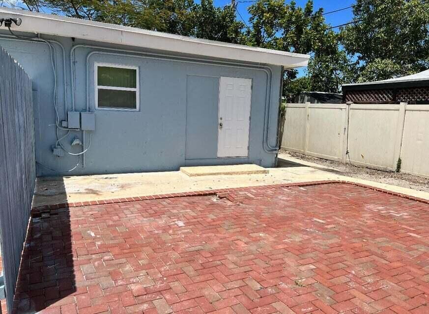 Property Photo:  1210 S D Street Rear  FL 33460 