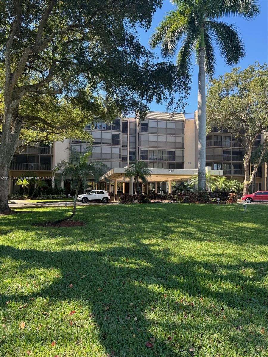 Property Photo: 2806 N 46 Th Ave D236 FL 33021