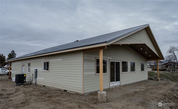 660 Dewberry Avenue E 9  Omak WA 98841 photo