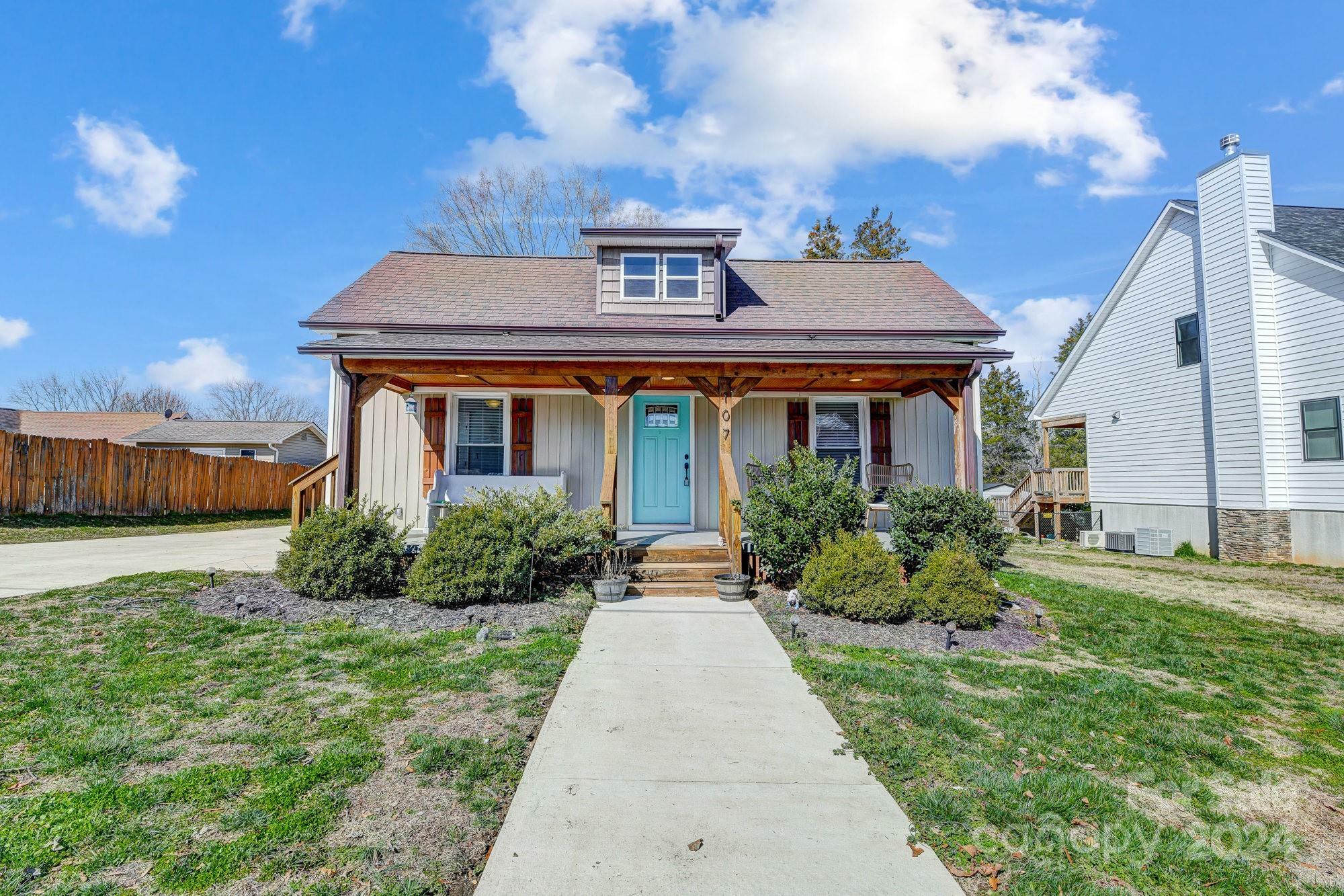 Property Photo: 107 N Zion Street NC 28088