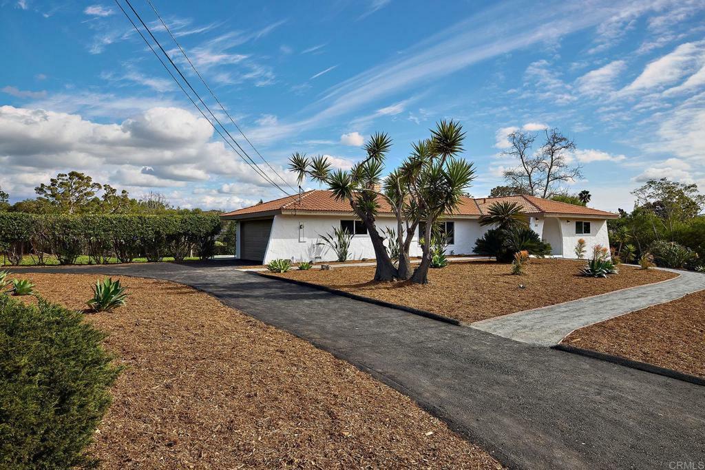 Property Photo:  341 Cole Ranch Road  CA 92024 