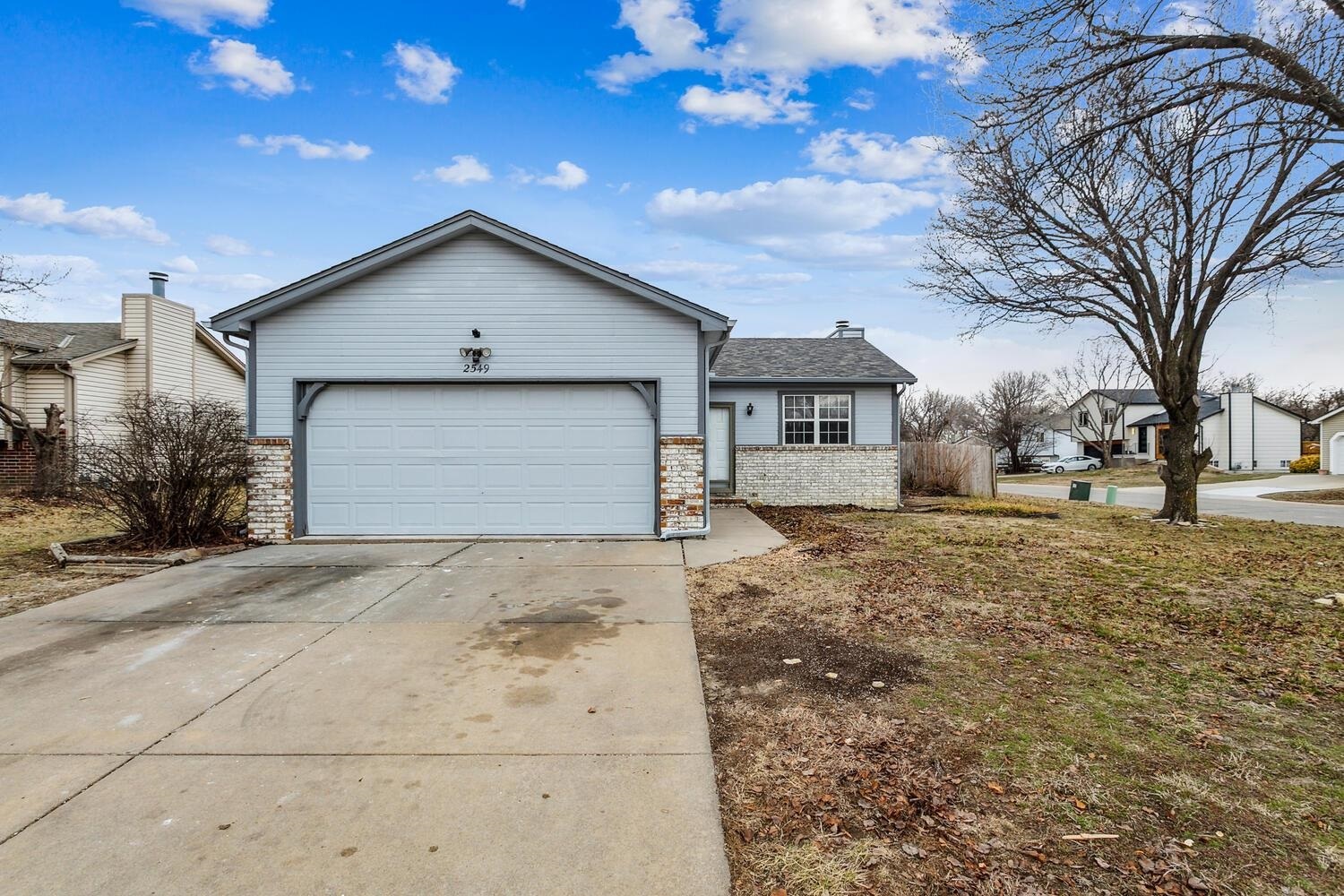 Property Photo:  2549 N Parkwood Ln  KS 67220 