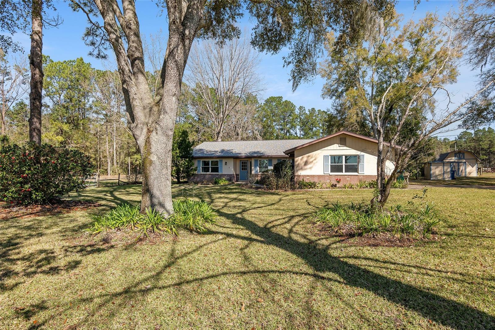 Property Photo:  15906 NW 107th Terrace  FL 32615 