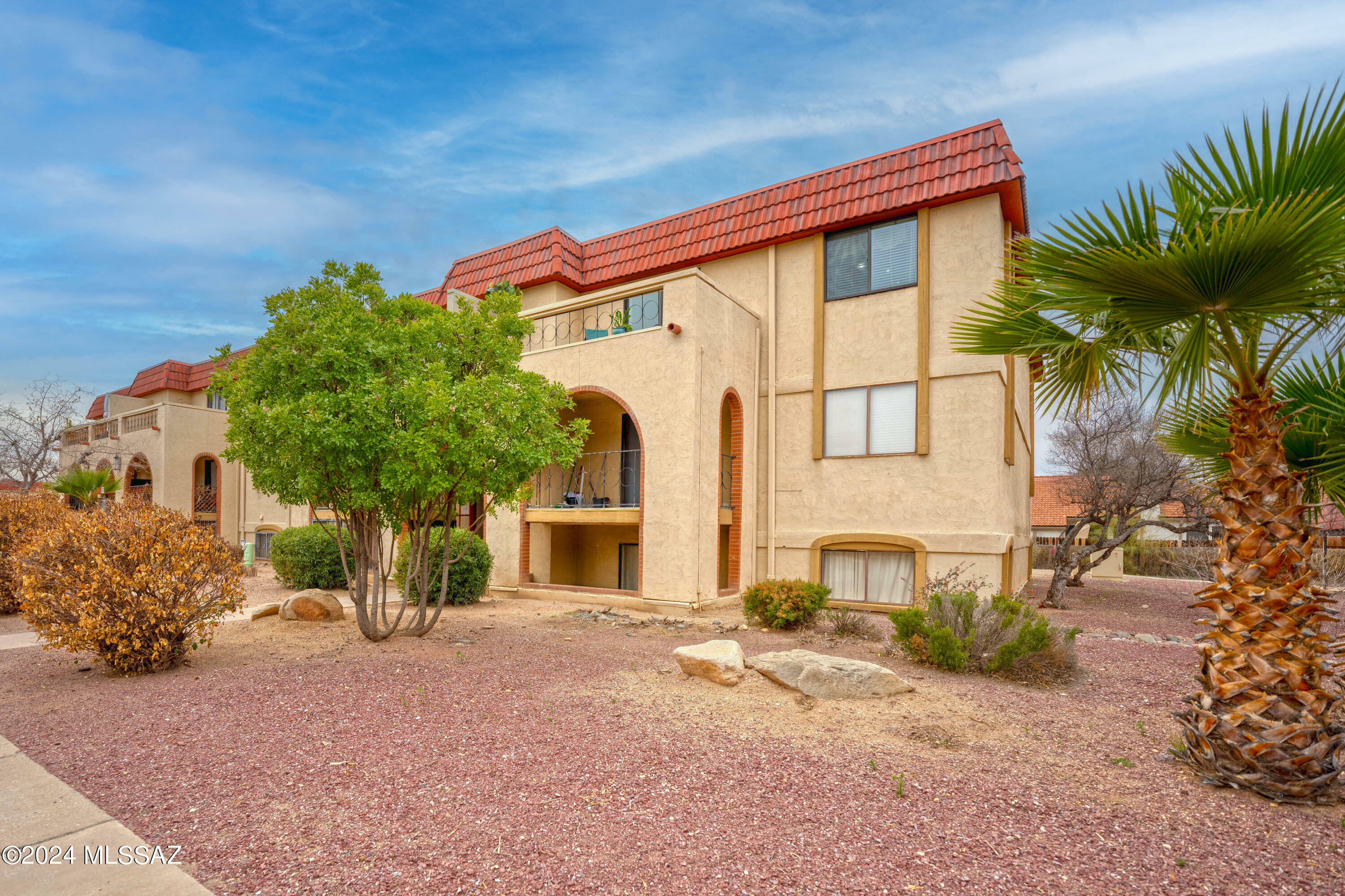 Property Photo:  6365 N Barcelona Lane 422  AZ 85704 