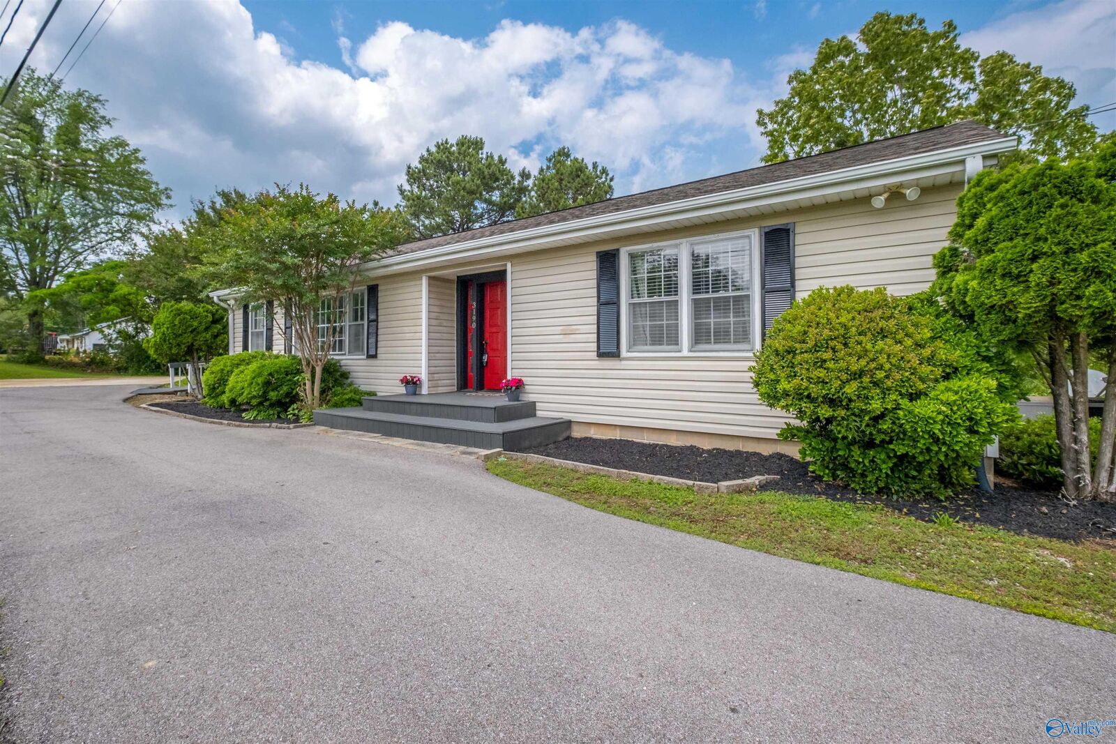 Property Photo: 3190 Pilgrims Rest Road AL 35907