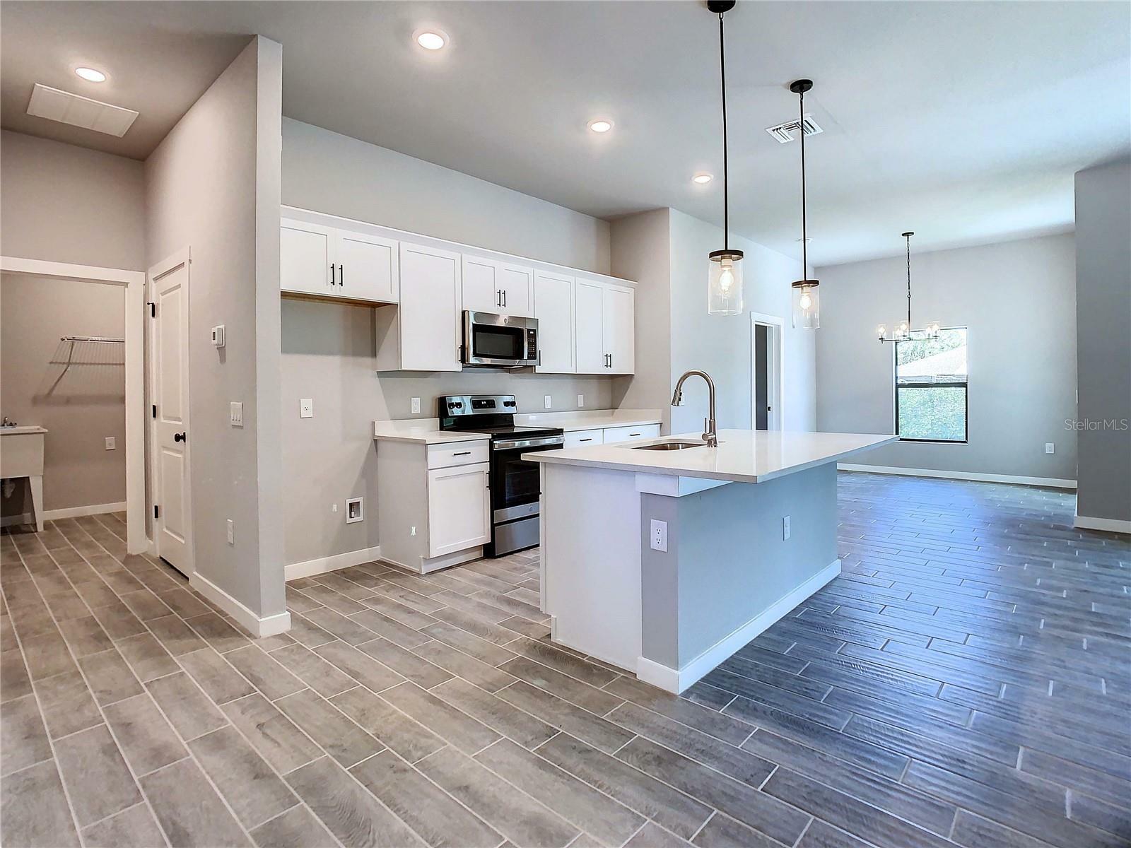 Property Photo: 5340 Jericho Avenue FL 34288