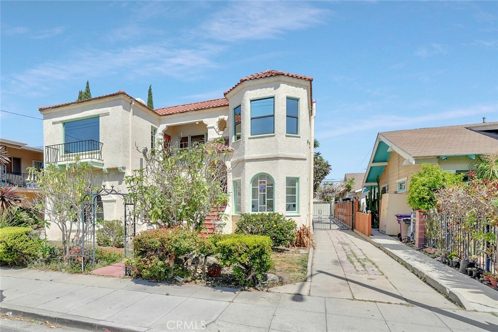 Property Photo:  3041 E 4th Street  CA 90814 